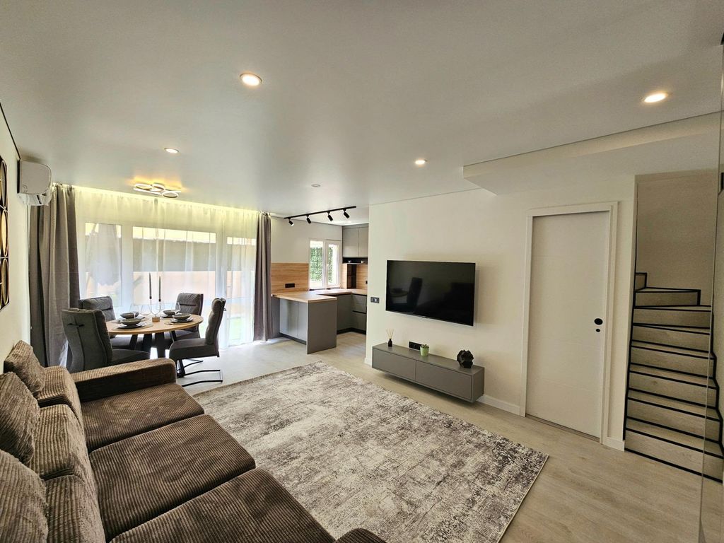 Property photo 1 of 43