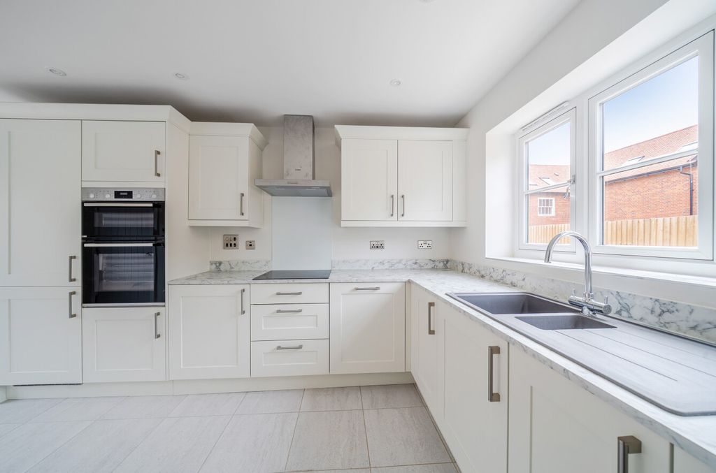 Property photo 2 of 16 1451760-6-69F2235...