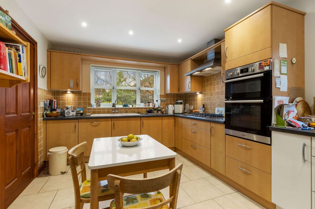 Property photo 3 of 22