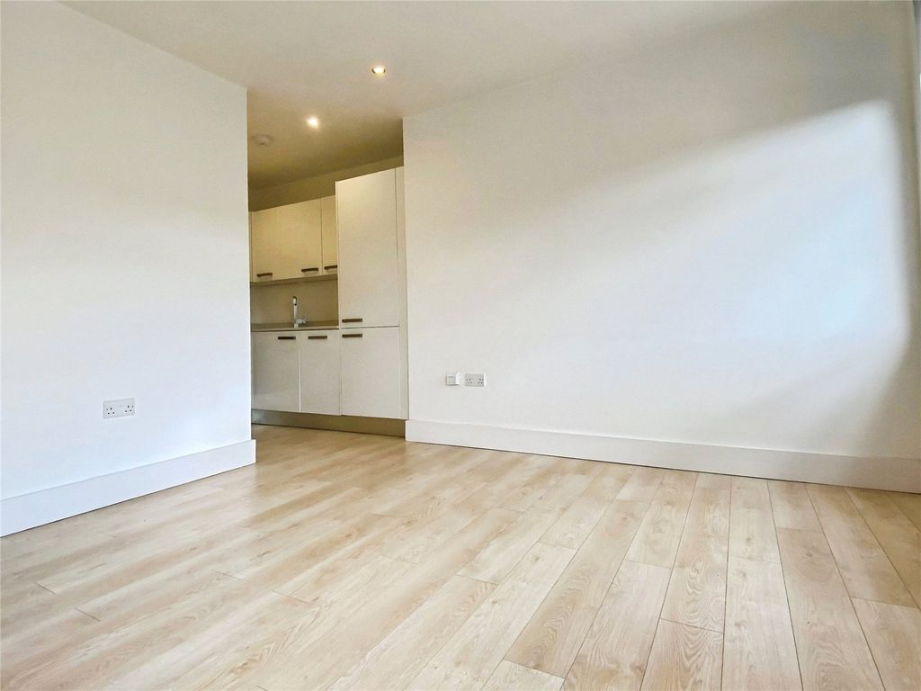 Property photo 2 of 7 Picture No. 17