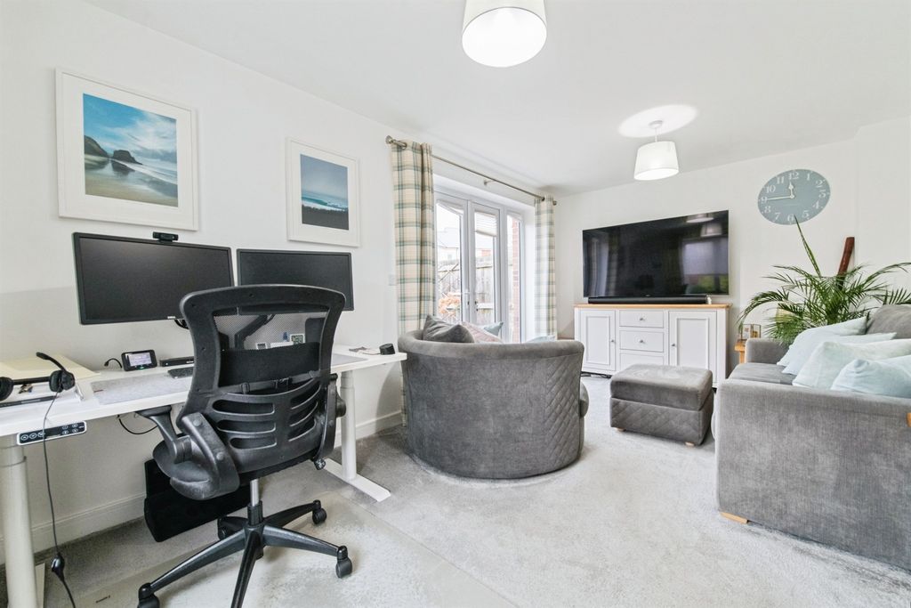 Property photo 3 of 16