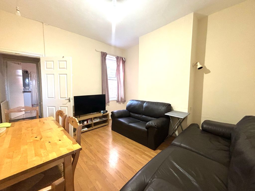 Property photo 2 of 4