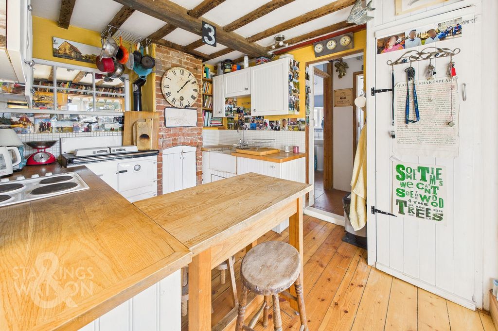 Property photo 2 of 22