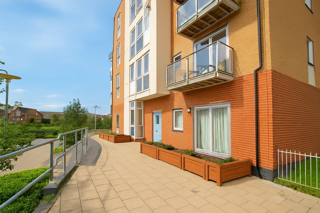 Property photo 1 of 8