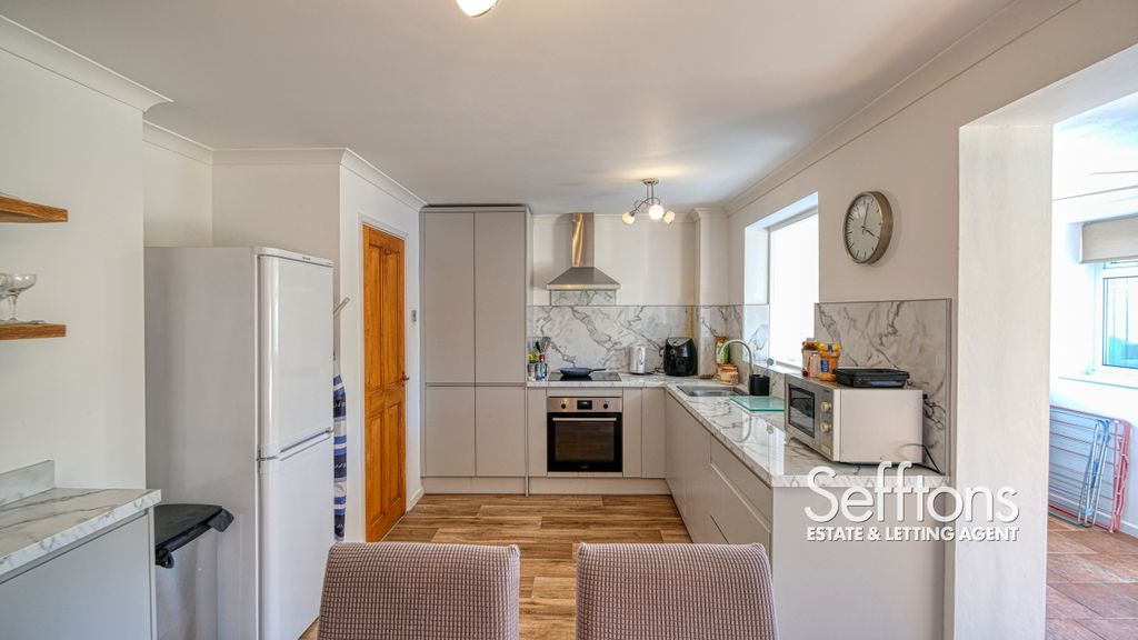 Property photo 3 of 29 Dscf7225_25