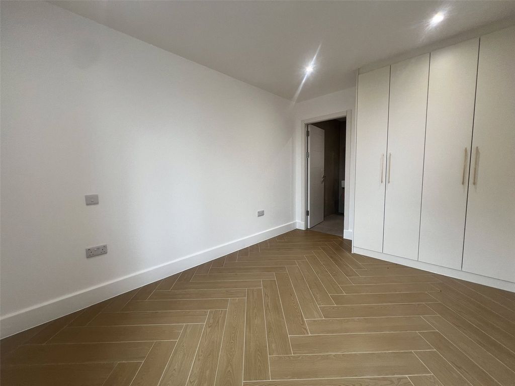 Property photo 3 of 12 Picture No. 01