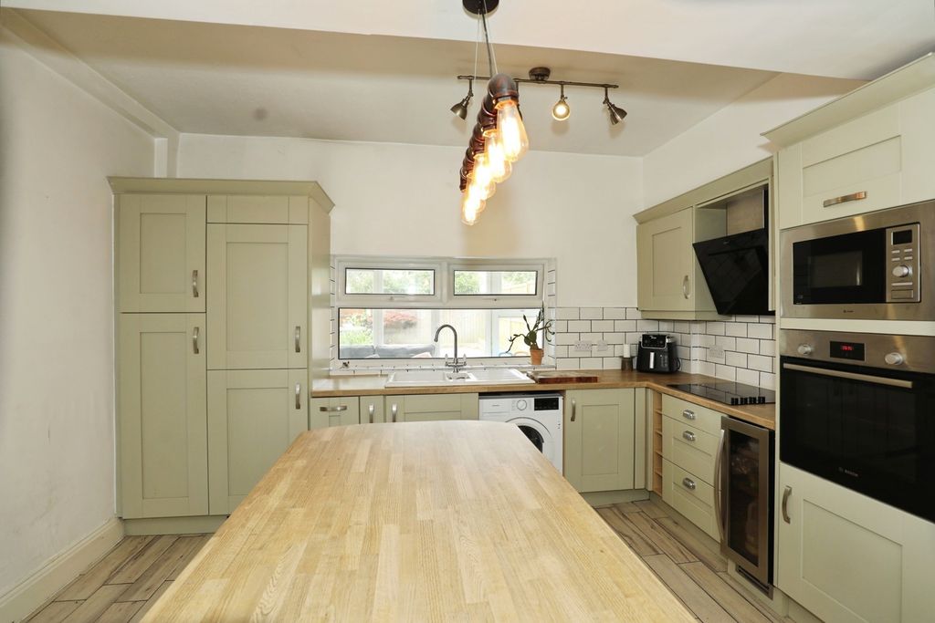 Property photo 3 of 24 Pbox-Img.Jpg