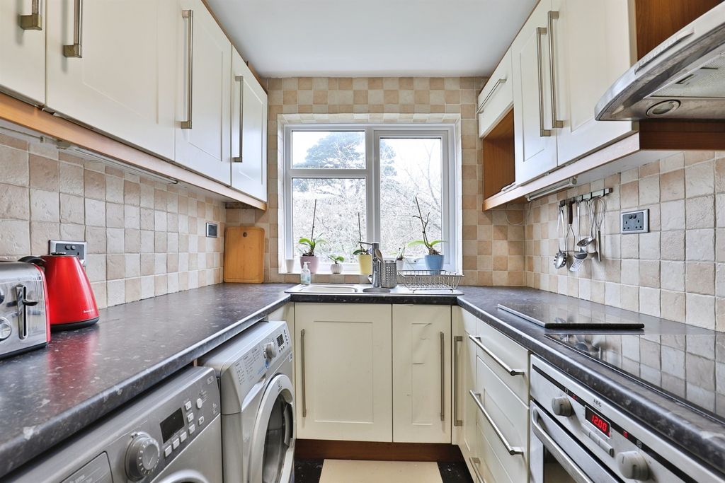 Property photo 3 of 20