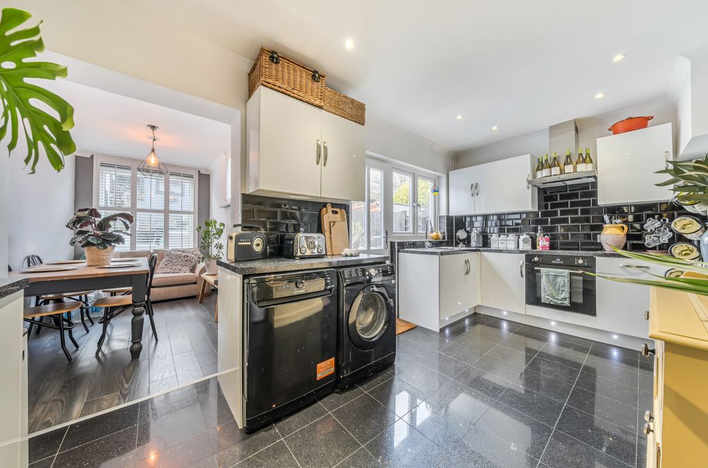 Property photo 3 of 16 1383270-13-691F14...