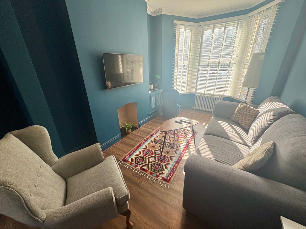 Property photo 2 of 11