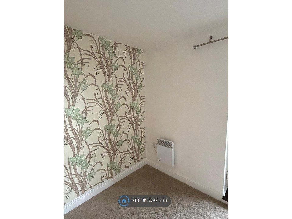 Property photo 2 of 25