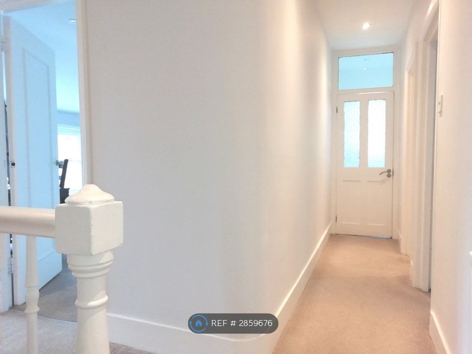 Property photo 2 of 14 Entrance And Corridor