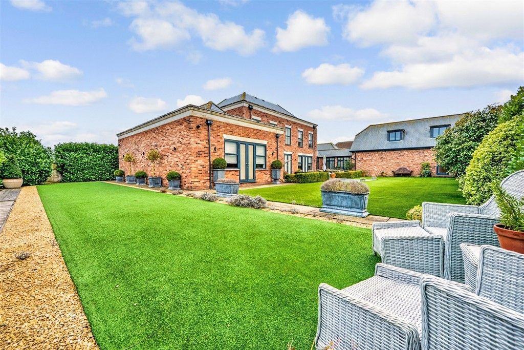 Property photo 2 of 29 Rear Garden