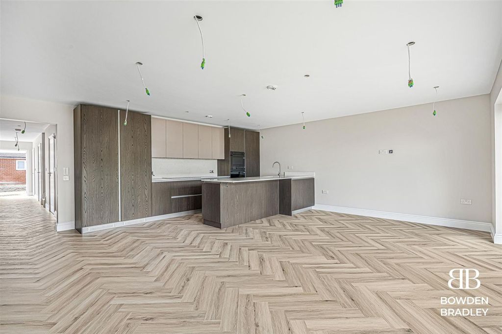 Property photo 2 of 27 Unit 1