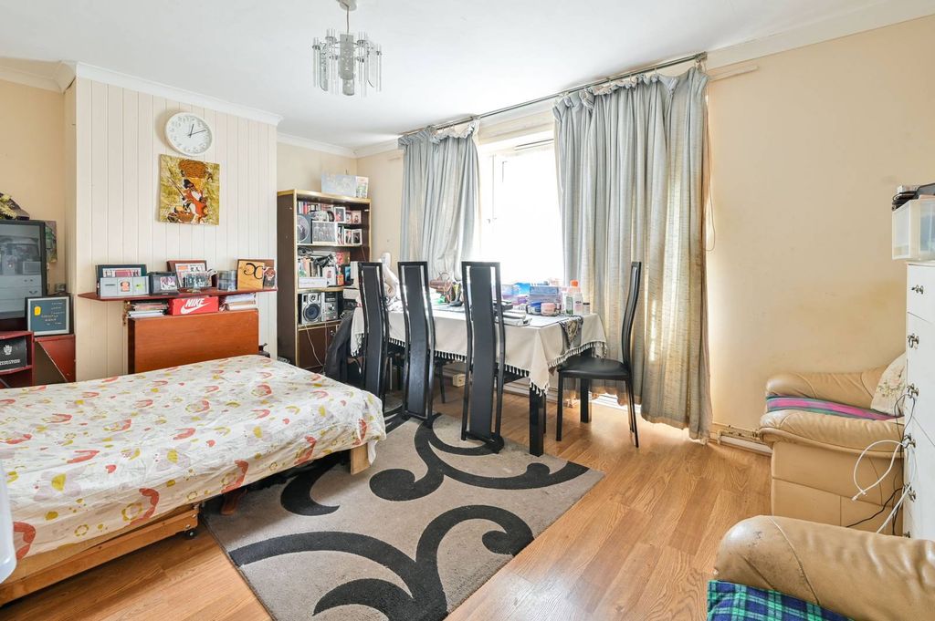 Property photo 2 of 5