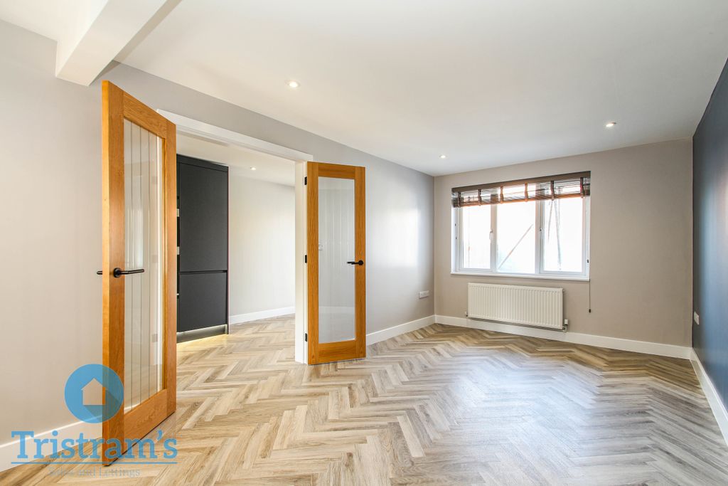 Property photo 2 of 17 Img_1477