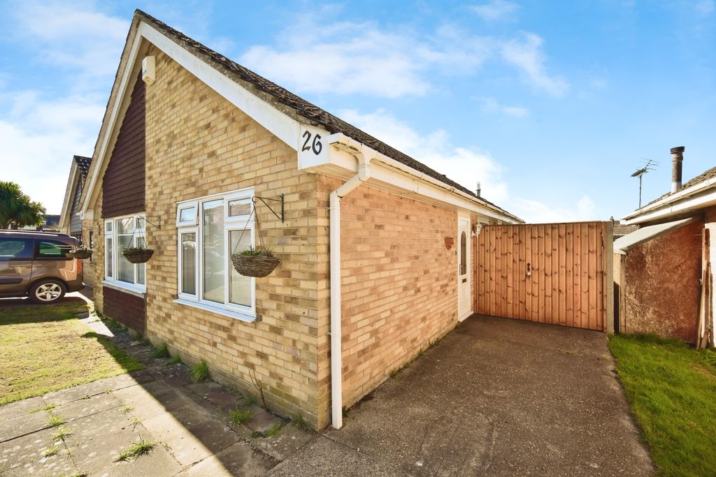 Property photo 1 of 20 Side Access To The Private Rear Garden