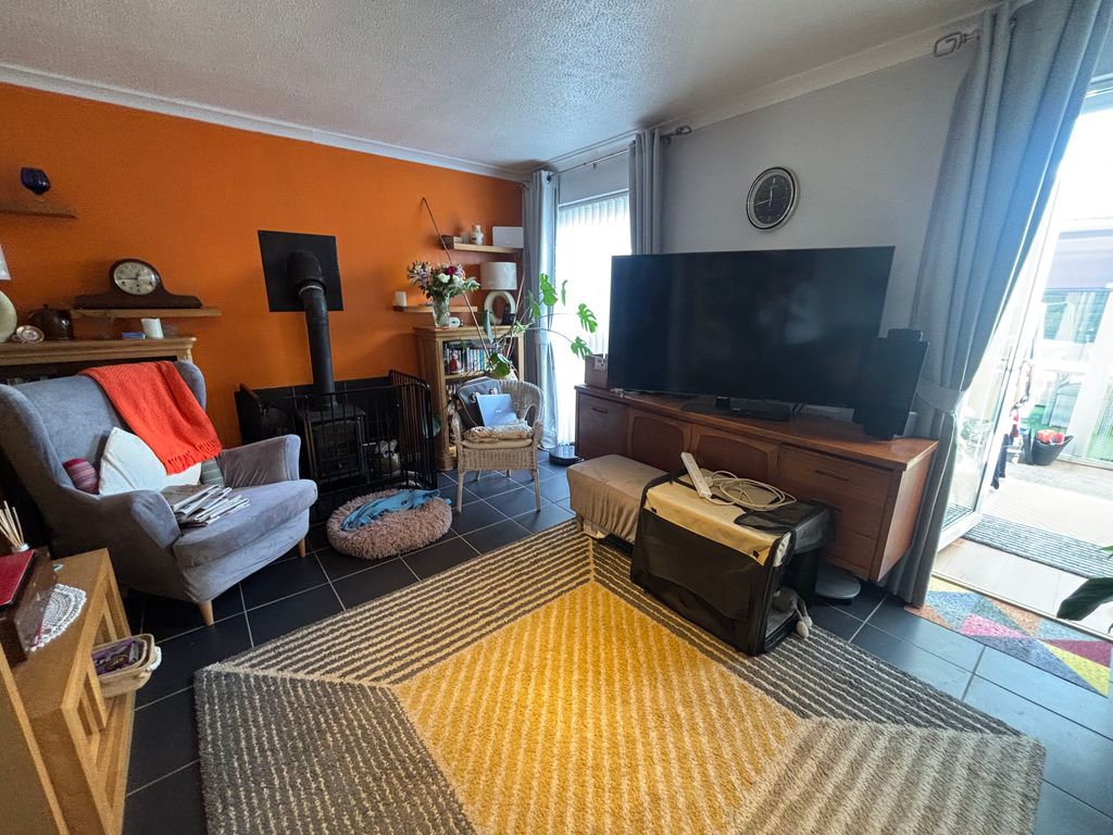 Property photo 2 of 12 Image