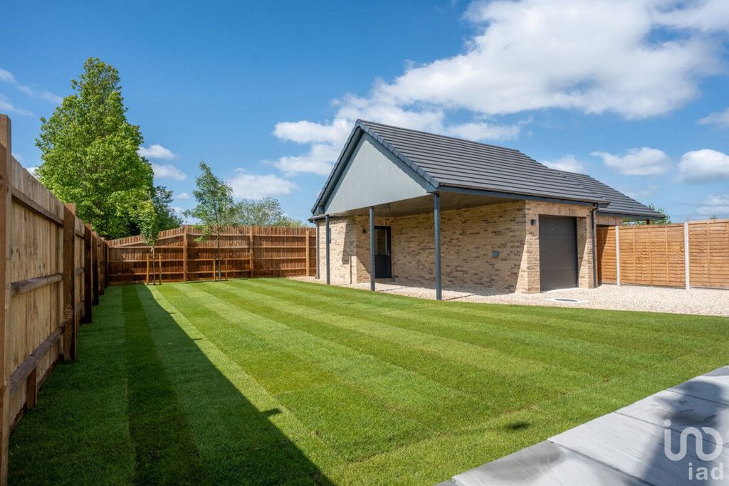 Property photo 3 of 45