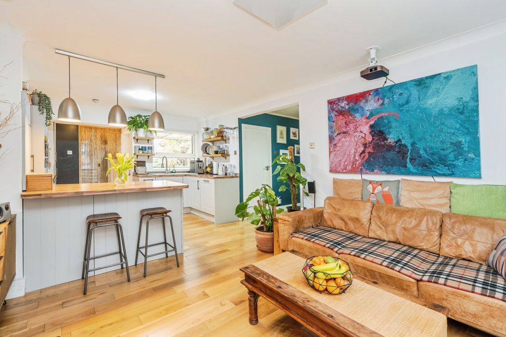 Property photo 2 of 18 Photo