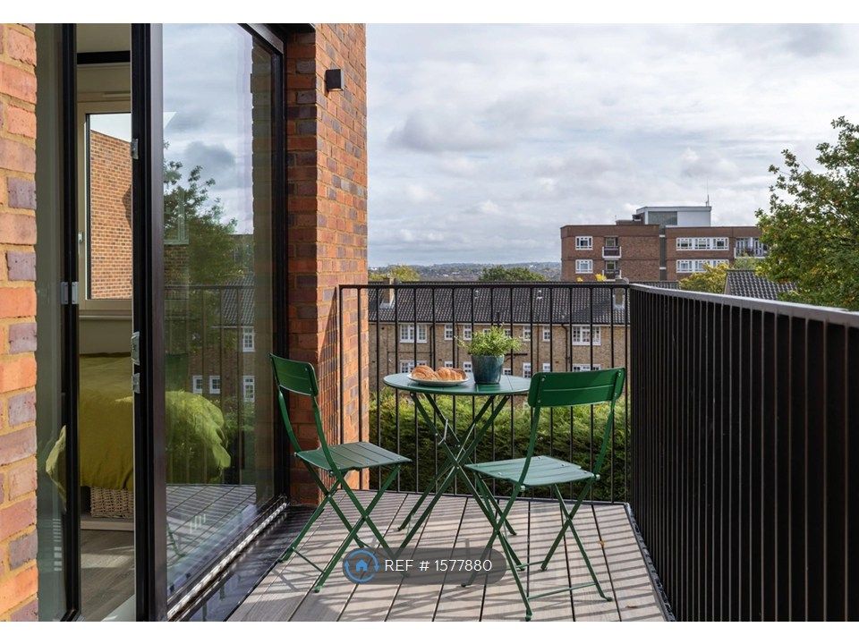 Property photo 2 of 10 En-Suite Room Balcony