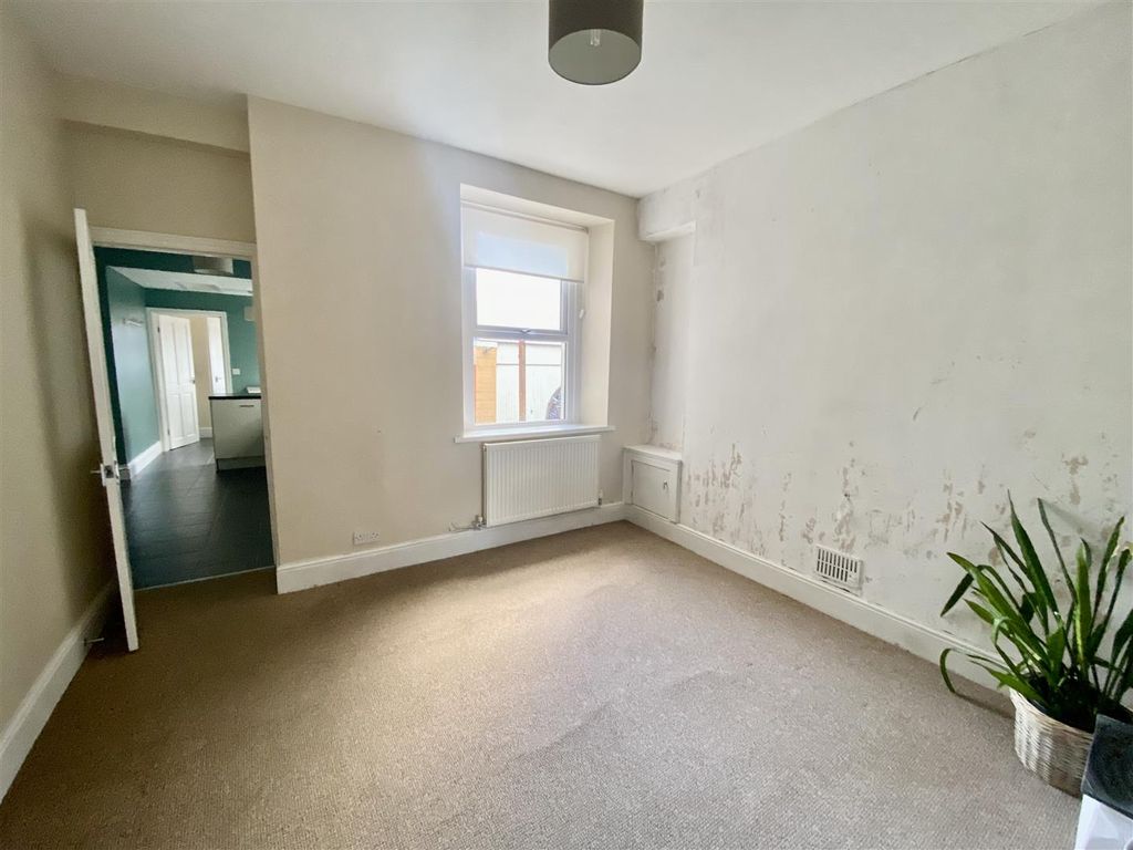 Property photo 3 of 16 Dining Room