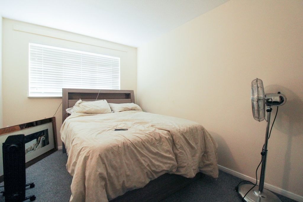 Property photo 3 of 9 Picture No. 12