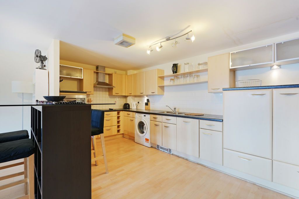 Property photo 2 of 16 Kitchen