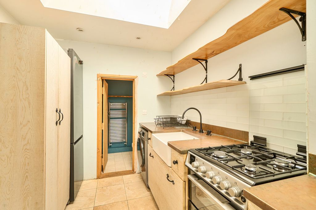 Property photo 2 of 22 Kitchen