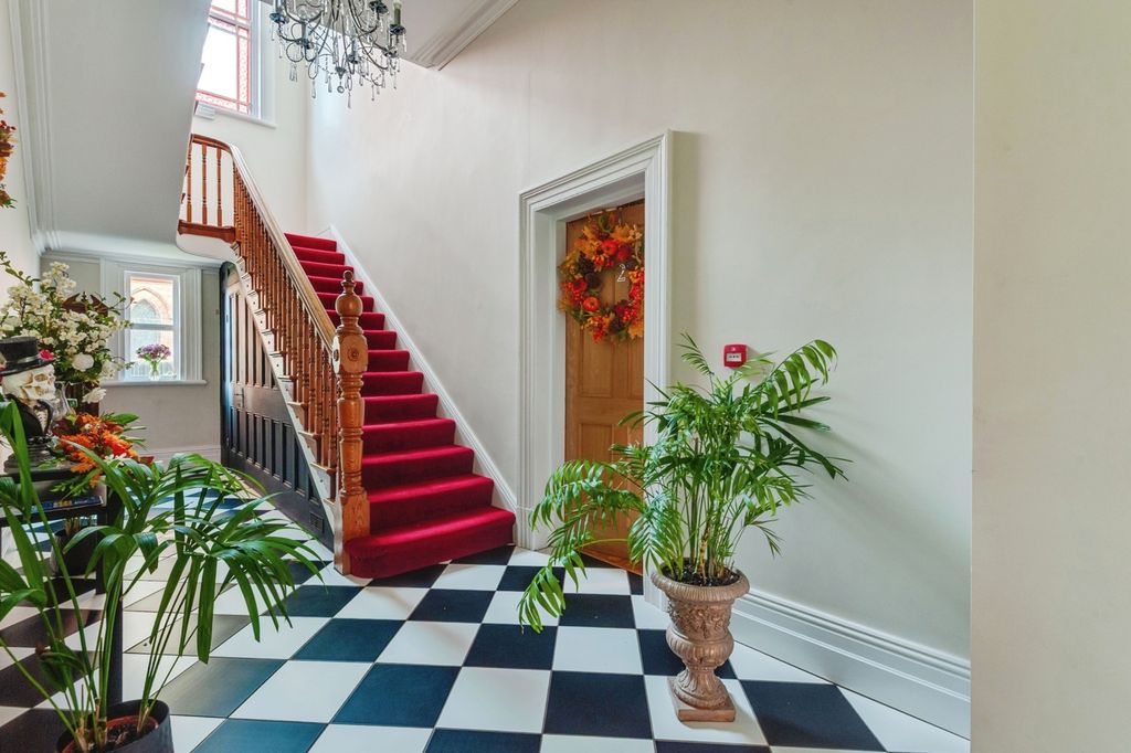 Property photo 3 of 17 Photo