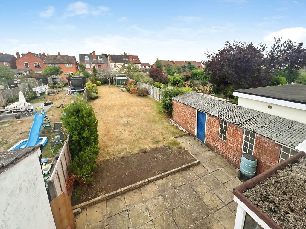 Property photo 2 of 27
