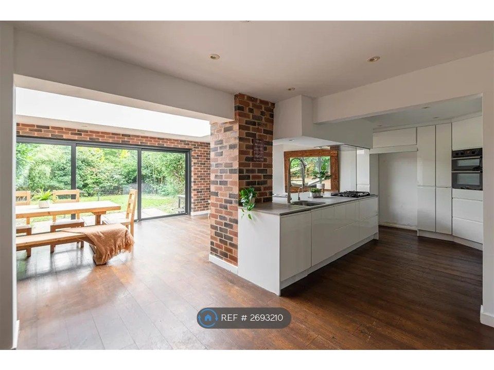 Property photo 3 of 25 Kitchen 1