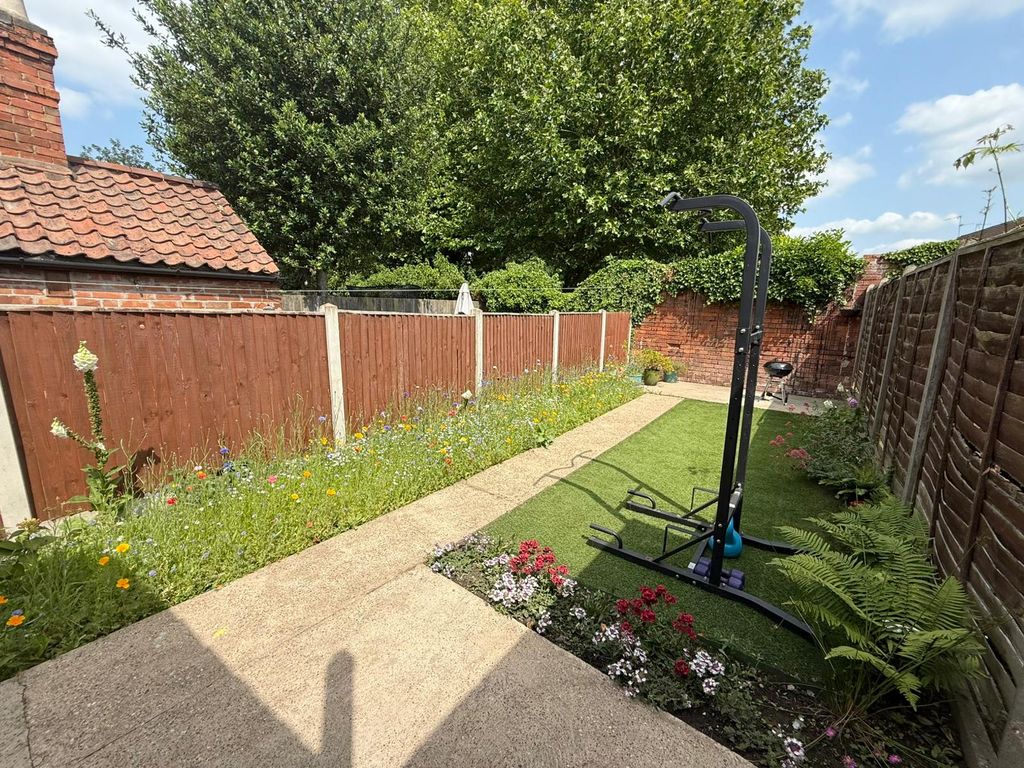 Property photo 2 of 26