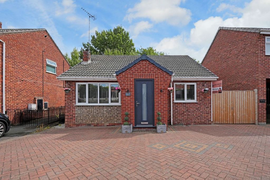 Property photo 1 of 34