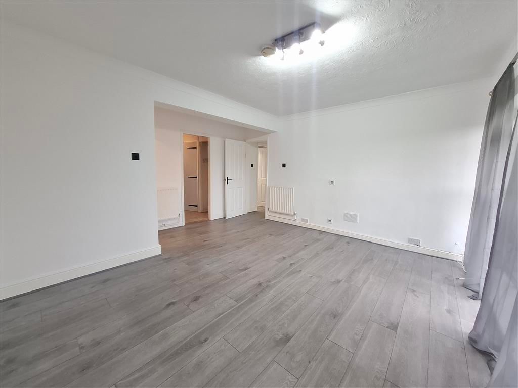 Property photo 3 of 12 Exterior