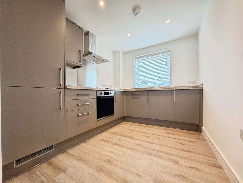 Property photo 2 of 9 Kitchen