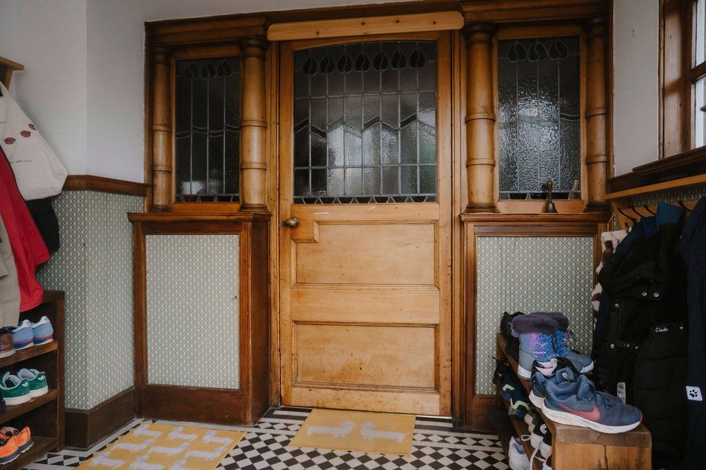 Property photo 2 of 35 Entrance