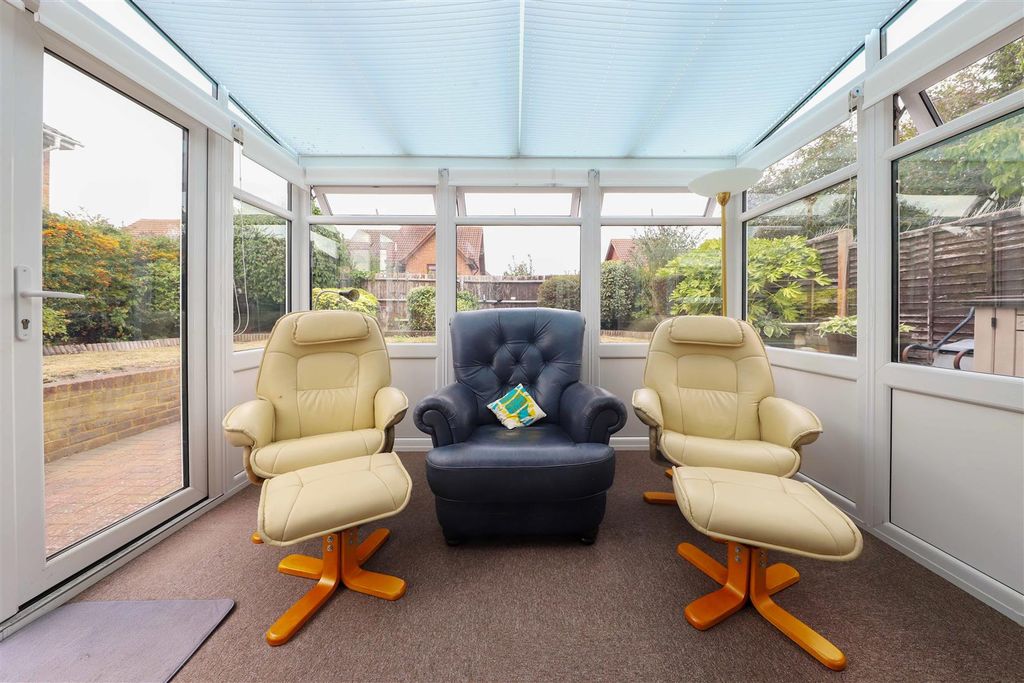 Property photo 3 of 10 Conservatory