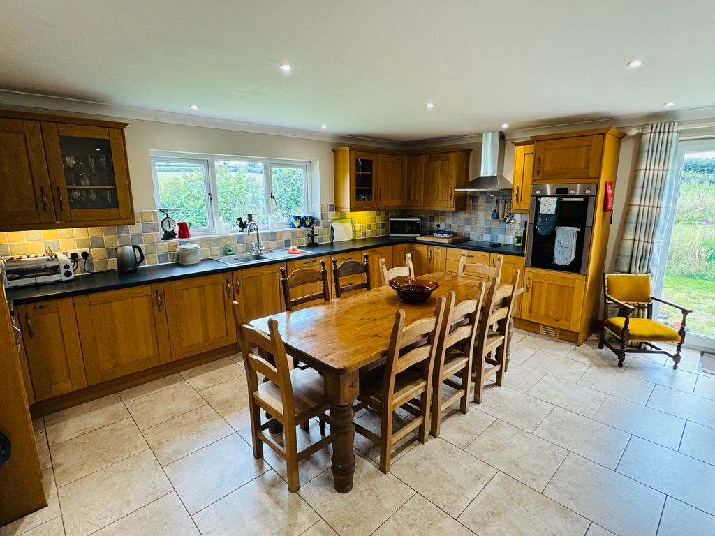 Property photo 3 of 21