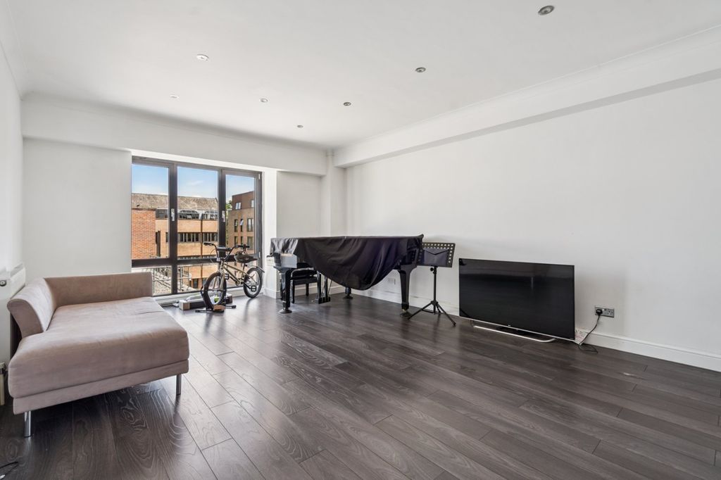 Property photo 2 of 7 Picture No. 06