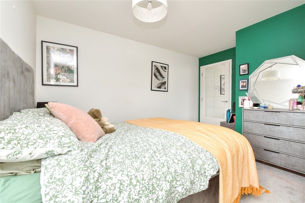 Property photo 3 of 10 Bedroom