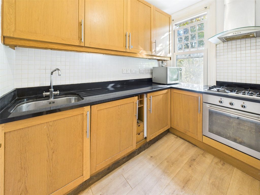 Property photo 2 of 9 Picture No. 16