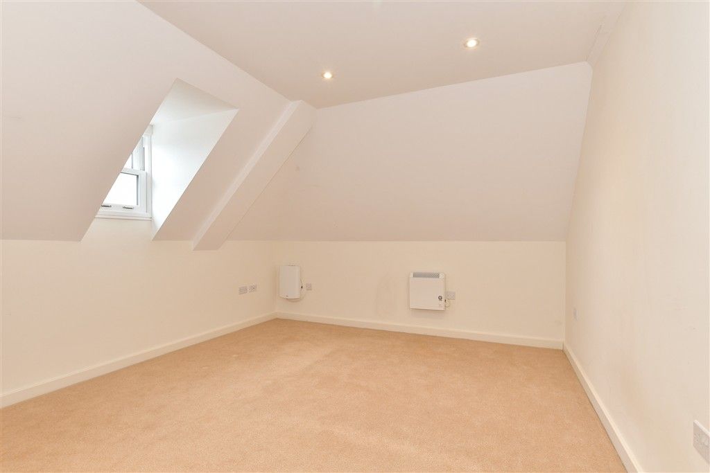 Property photo 2 of 7 Bedroom