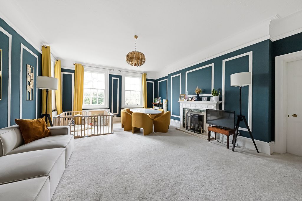 Property photo 2 of 19