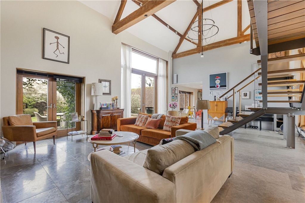 Property photo 3 of 38 Picture 3