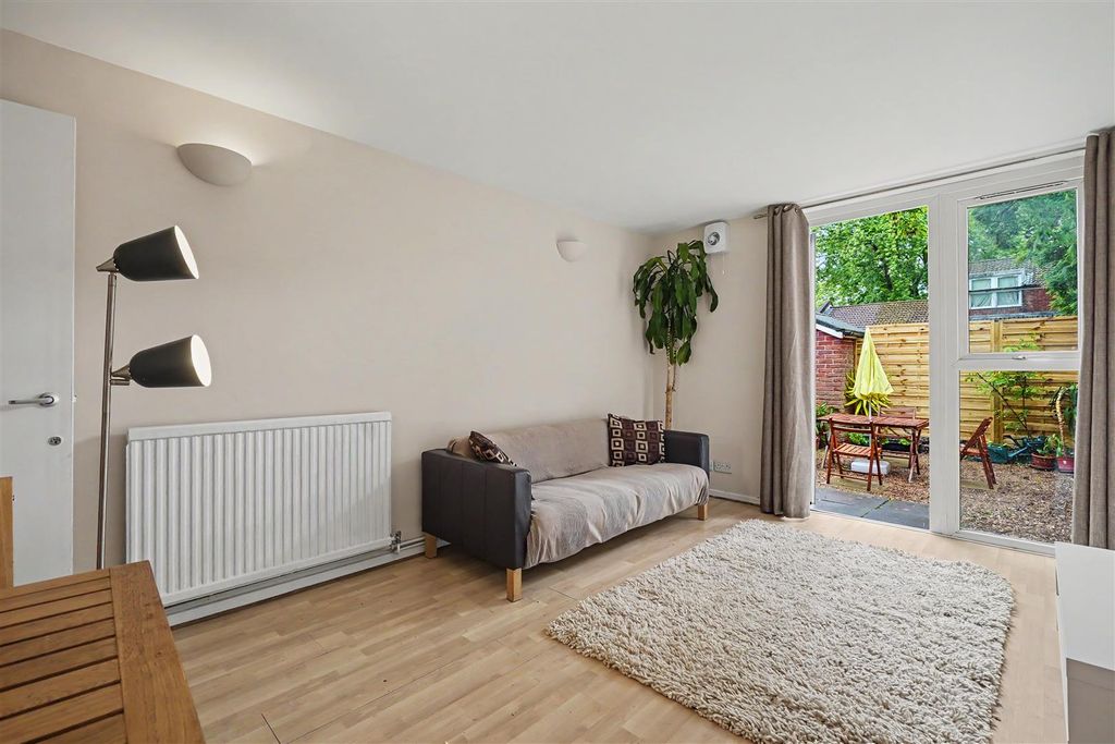 Property photo 3 of 6 Flat 48, Clapham Park Road Sw4 7Be-No Watermark-9.