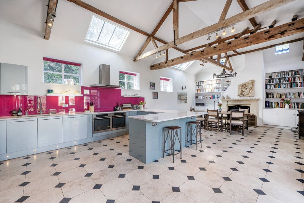 Property photo 3 of 38 Kitchen/Breakfast Rm