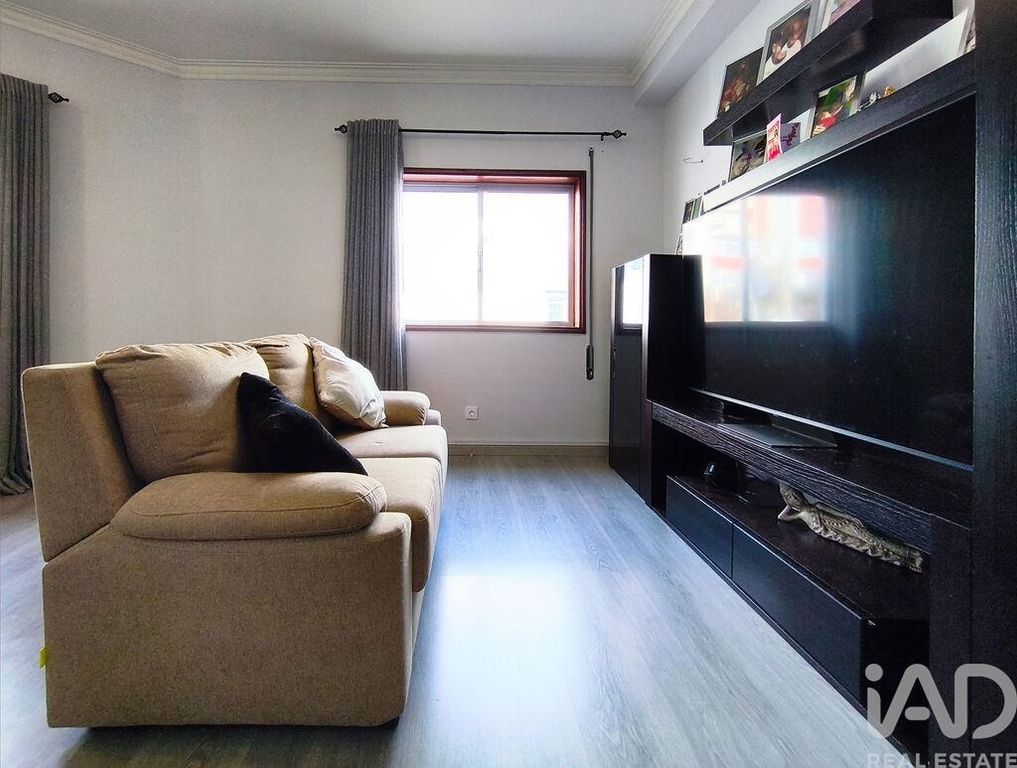 Property photo 3 of 35