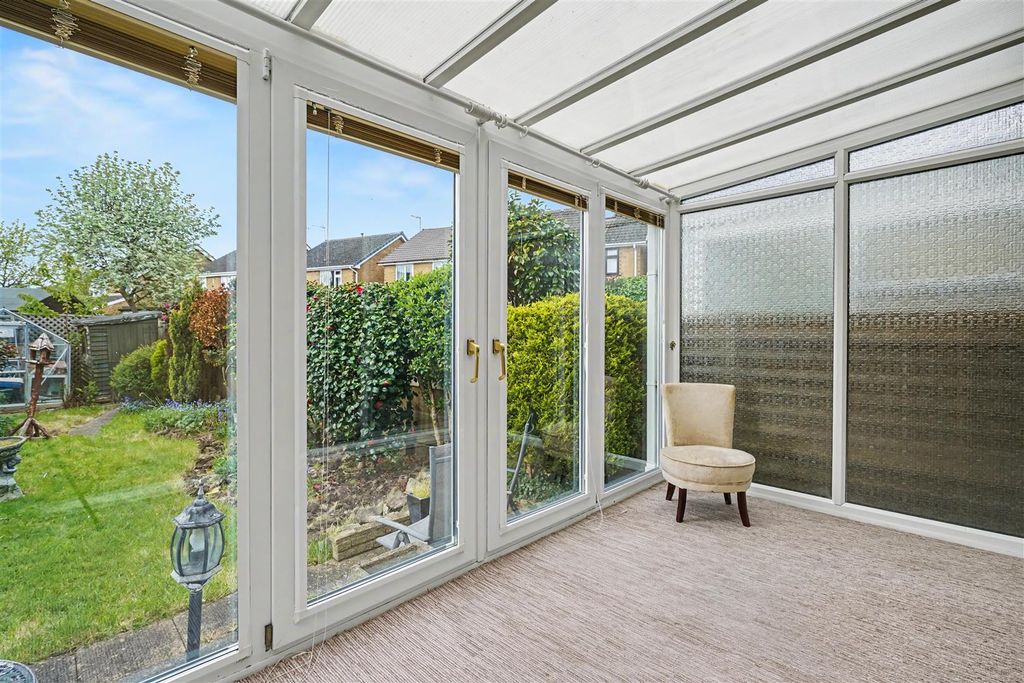 Property photo 3 of 20 Conservatory