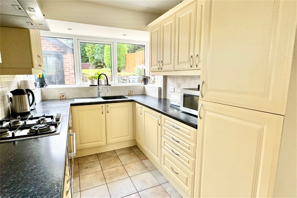 Property photo 3 of 23 Kitchen